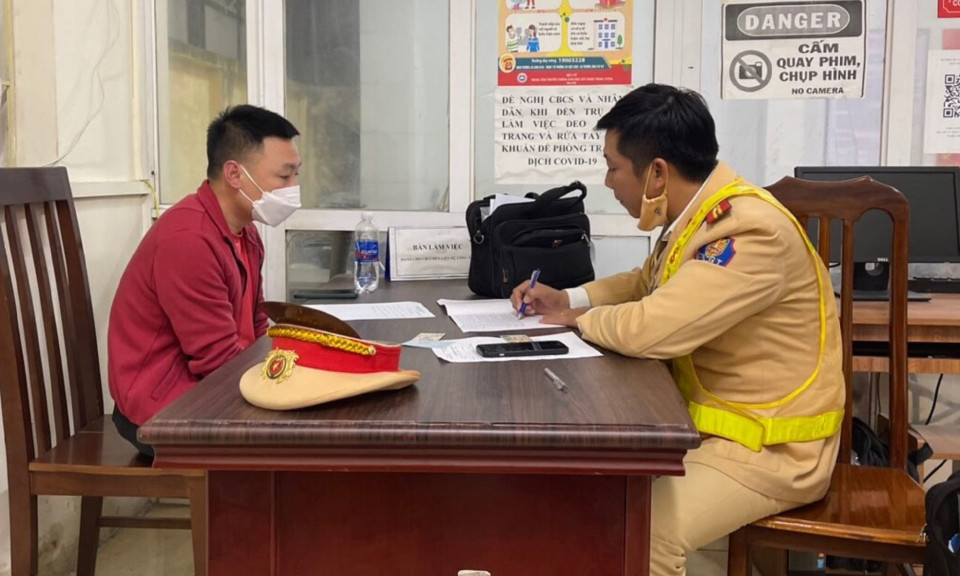 Tài xế ô tô đâm 10 xe máy ở Hà Nội có nồng độ cồn vượt mức tối đa              