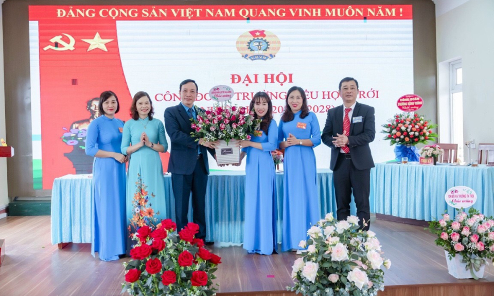 LĐLĐ TP Hạ Long chỉ đạo thành công đại hội điểm 2 công đoàn cơ sở 