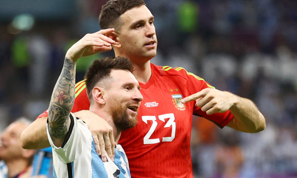 Thủ môn Argentina nguy cơ bị cấm thi đấu bán kết World Cup 2022