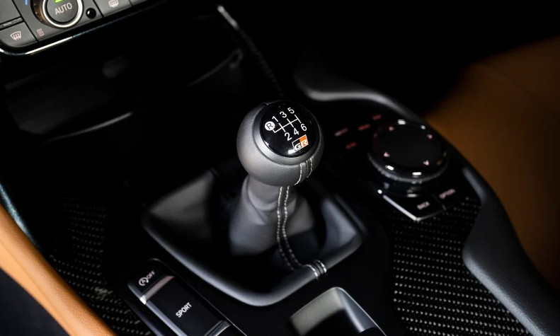 Toyota đang phát triển hộp số sàn cho ô tô điện