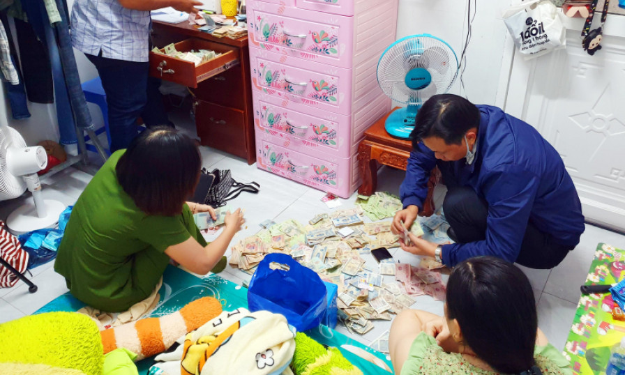 100 cảnh sát đột kích sới bạc lớn ở Hậu Giang