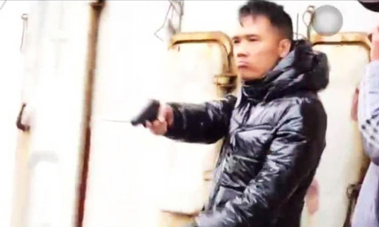 Người nổ súng khi thấy dân ngăn cản tàu khai thác cát là ai?