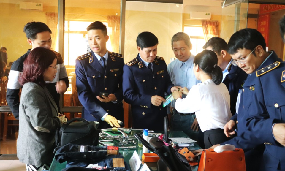 Tăng cường kiểm soát hàng giả dịp cuối năm