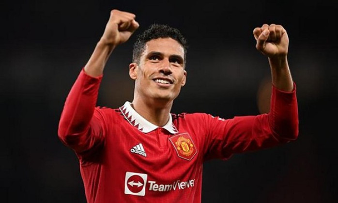 Man Utd mừng ra mặt trước thông tin sức khỏe Varane
