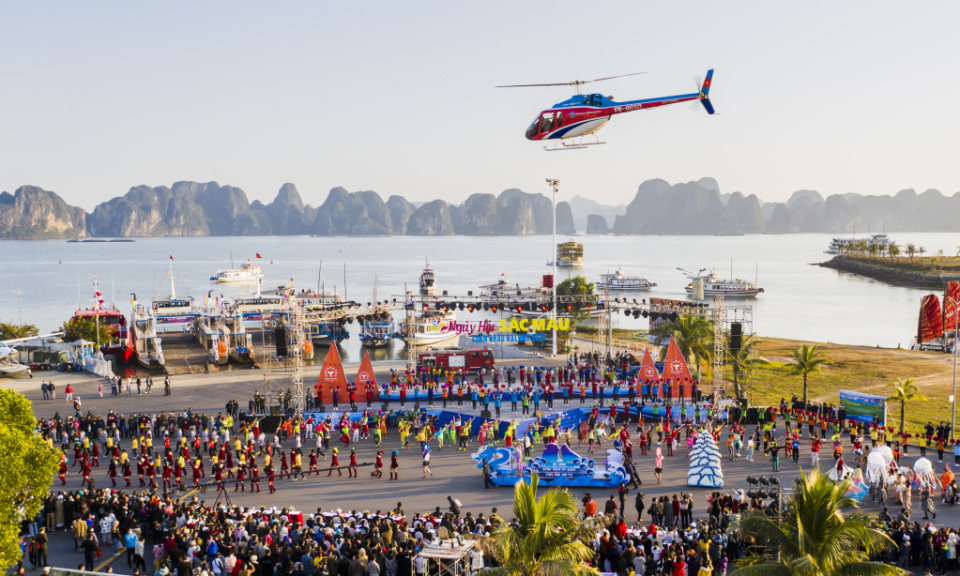 Ha Long Winter Carnival to highlight the beauty of the world wonder