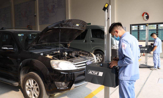 Hàng loạt trung tâm đăng kiểm bị khám xét, Bộ GTVT chỉ đạo "nóng"