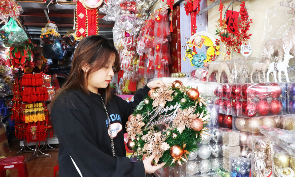 Nhộn nhịp thị trường phục vụ Lễ Giáng sinh