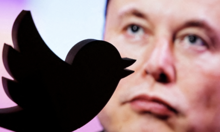 Elon Musk ví Twitter như máy bay đang rơi