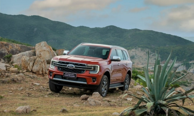 Ford Việt Nam nâng cấp Everest phiên bản Titanium 4x2 với gói công nghệ an toàn, thông minh
