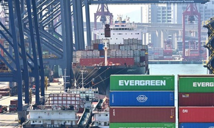 Trung Quốc nhất trí thông quan với Hong Kong trước Tết Nguyên đán