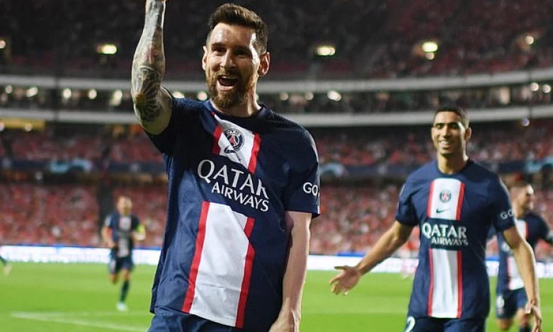 Sếp Barca 'bỗng dưng' buồn khi Messi gia hạn với PSG đến 2024
