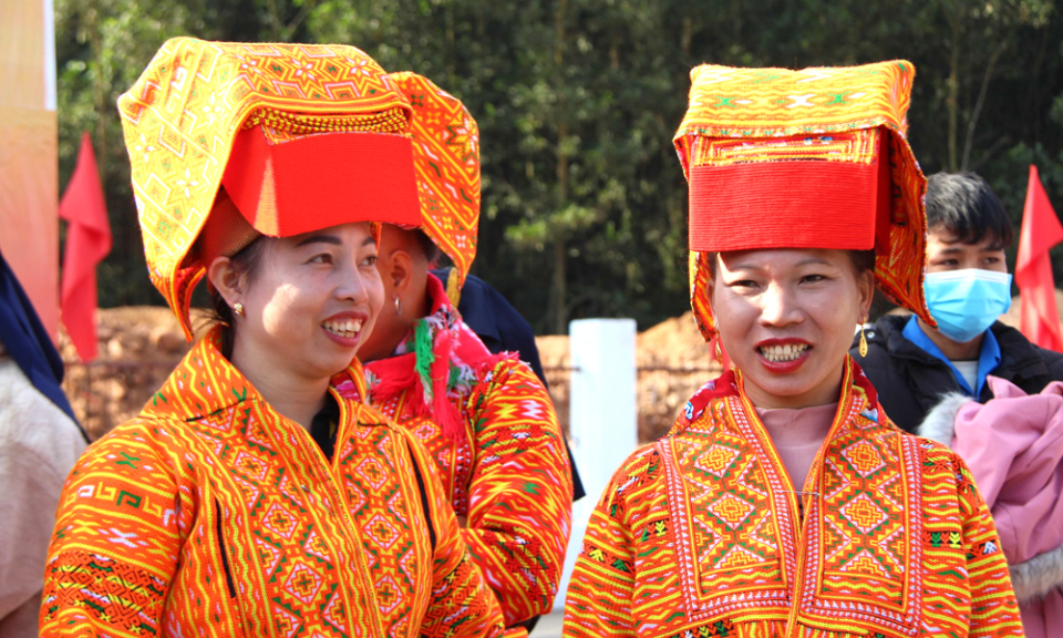 Chợ phiên Lương Mông