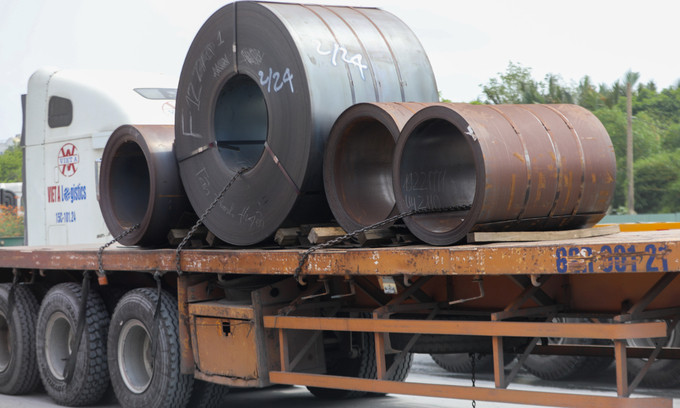 Steel sector sees gloomy performance in 11 months