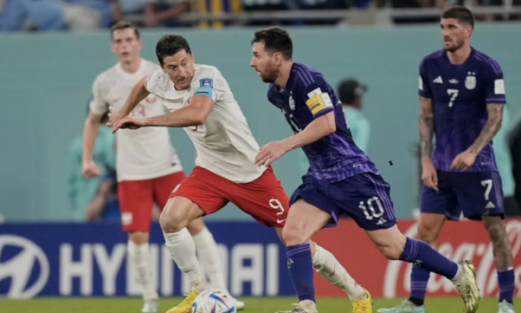 Lewandowski ủng hộ Messi giành Quả Bóng Vàng thứ 8