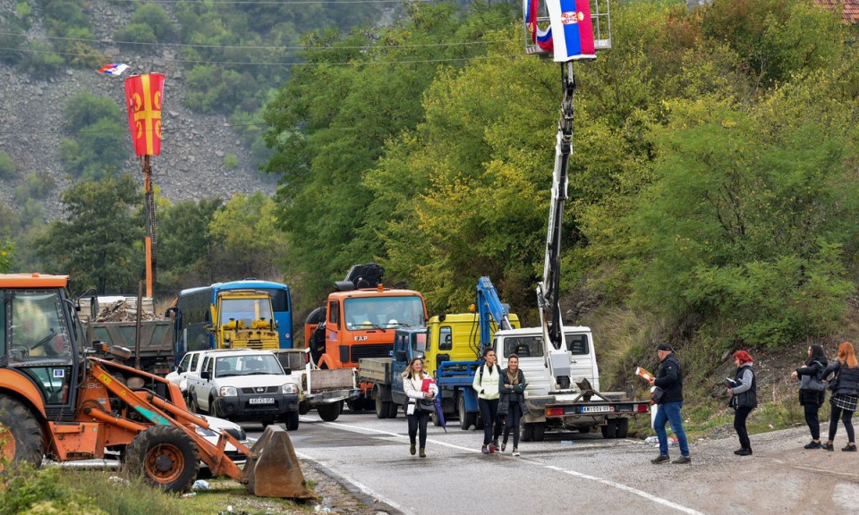 Serbia phái tư lệnh tới biên giới với Kosovo