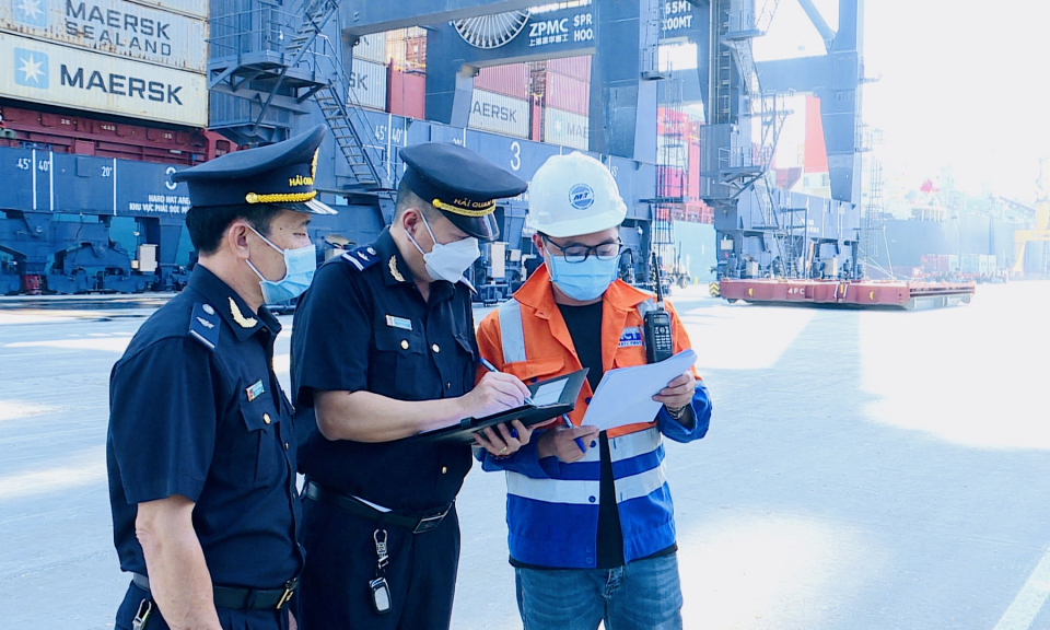 Khuyến khích doanh nghiệp tự nguyện tuân thủ pháp luật hải quan
