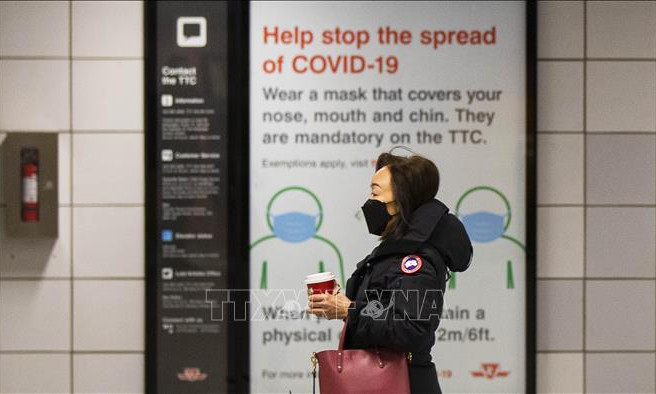 Số bệnh nhân mắc COVID-19 nhập viện tăng mạnh tại Canada