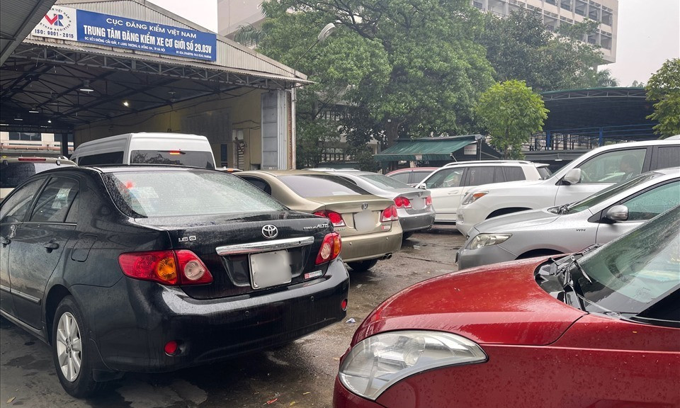 Những loại phí khi đi đăng kiểm ôtô người dân cần nộp