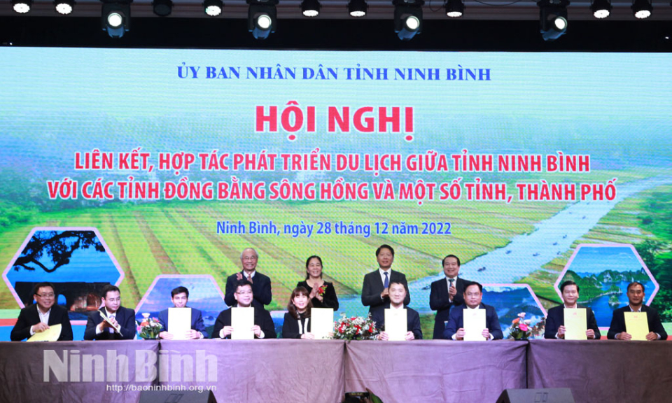 我省人委会副主席出席旅游发展合作会议