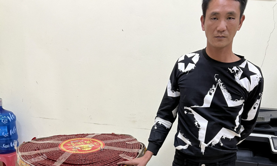 Bắt quả tang đối tượng tàng trữ, vận chuyển 24kg pháo nổ
