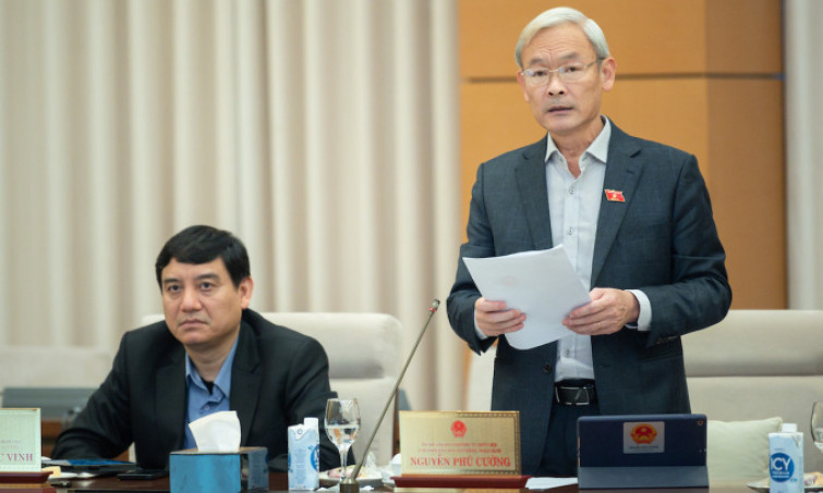 Xăng chịu thuế môi trường 2.000 đồng một lít từ năm 2023