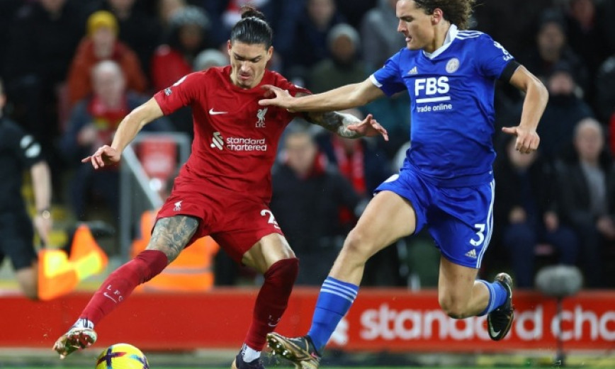 Liverpool thắng nhờ hai bàn phản lưới