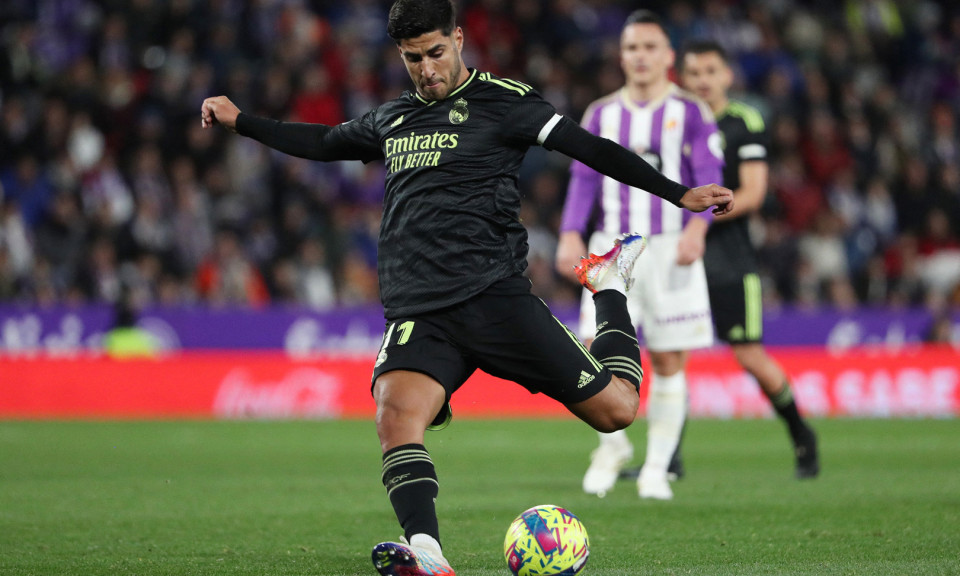 MU liên hệ Asensio, Chelsea mua Rafael Leao
