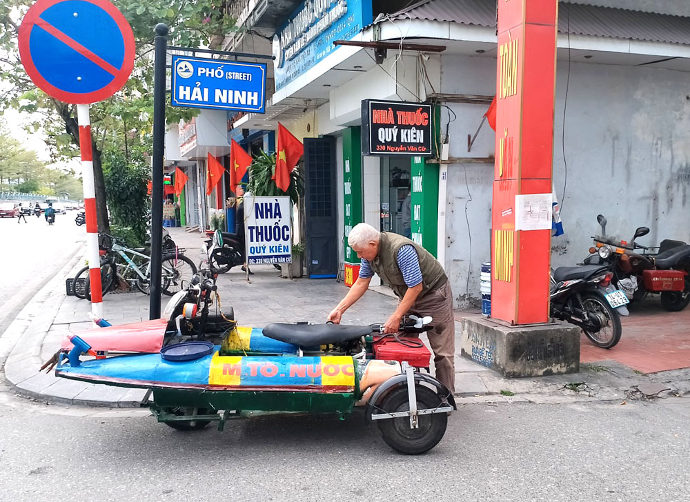 Tuy tuổi đã cao nhưng ông Nguyễn Quý Nguyên vẫn đam mê sáng tạo