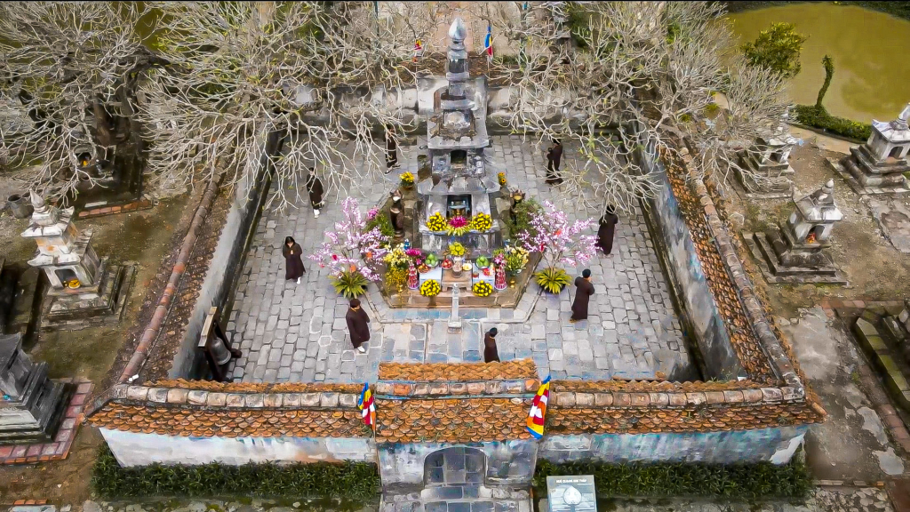 Vườn tháp Huệ Quang ở Yên Tử một trong những nơi được cho là nơi an táng xá lỵ Phật hoàng Trần Nhân Tông.