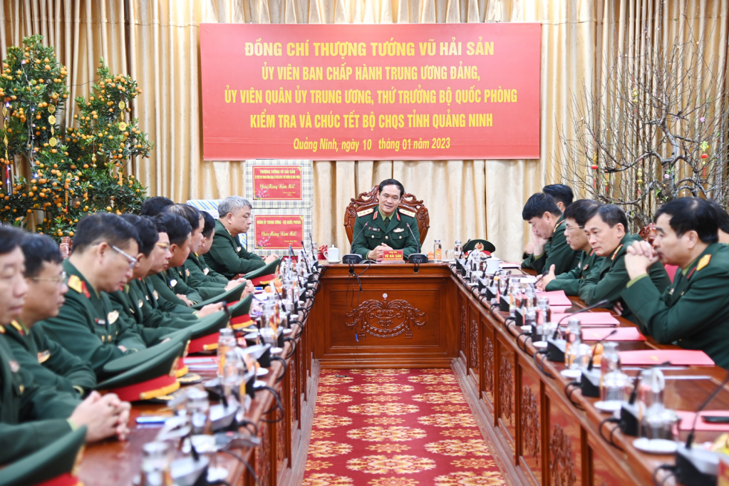 Quang cảnh, thăm và chúc Tết tại Bộ CHQS tỉnh Quảng Ninh.