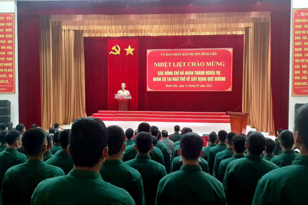 Huyện Bình Liêu tổ chức đón nhận 80 quân nhân hoàn thành NVQS trở về địa phương.