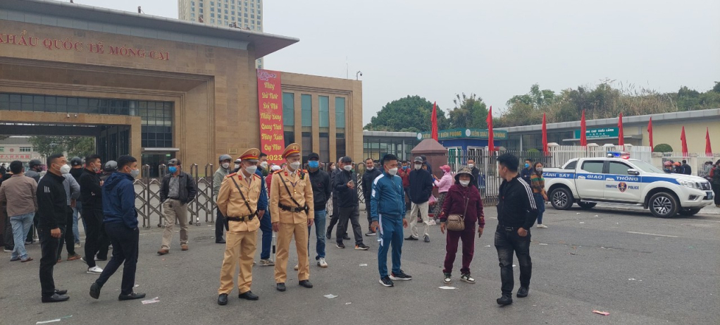 Cửa khẩu Quốc tế Móng Cái thông quan hoàn toàn trở lại.