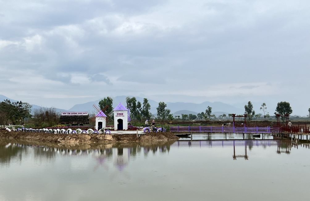 Đảo tím tại Khu du lịch Quảng Ninh Gate dự định khai trương ngày 26 tháng Chạp.