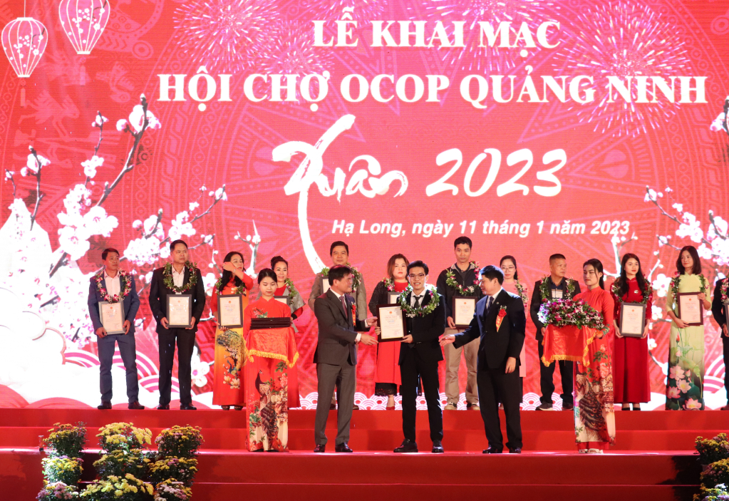 100 sản phẩm OCOP của Quảng Ninh đã được nhận chứng nhận mới 4 sao và 3 sao trong năm 2022.
