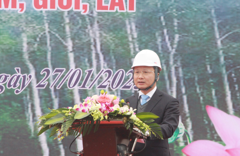 Đồng chí Cao Tường Huy, Quyền Chủ tịch UBND tỉnh phát động Tết trồng cây 2023.