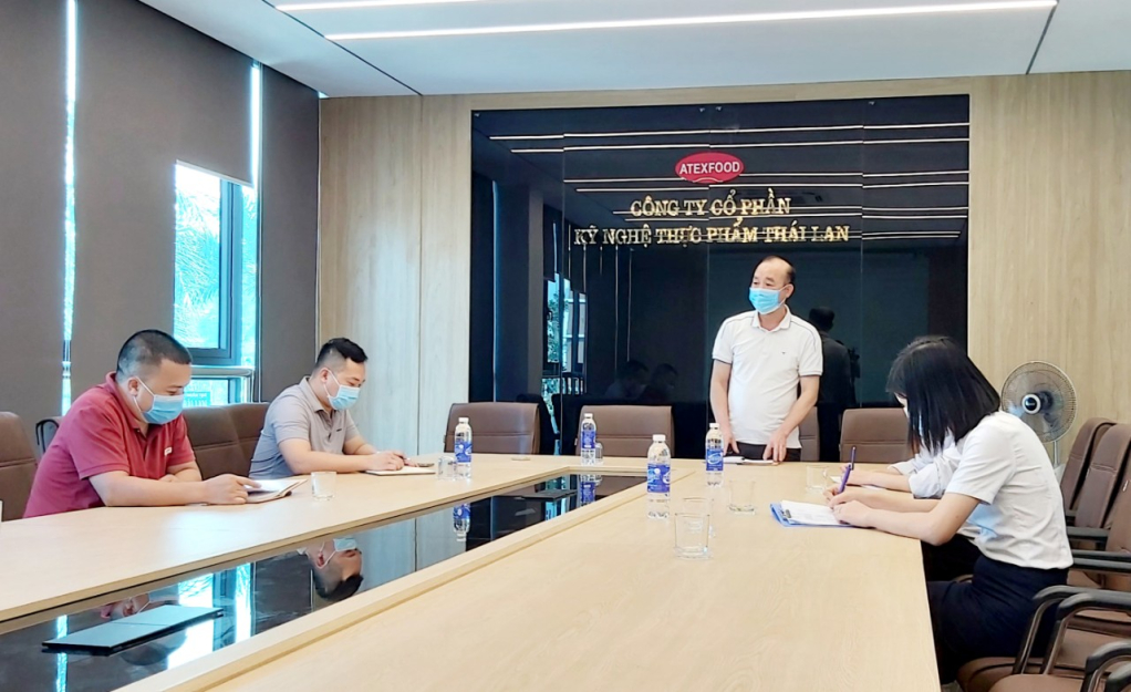 Cuộc họp BCH Công đoàn Công ty CP Kỹ nghệ thực phẩm Thái Lan bàn giải pháp phát triển đảng viên là CNLĐ.
