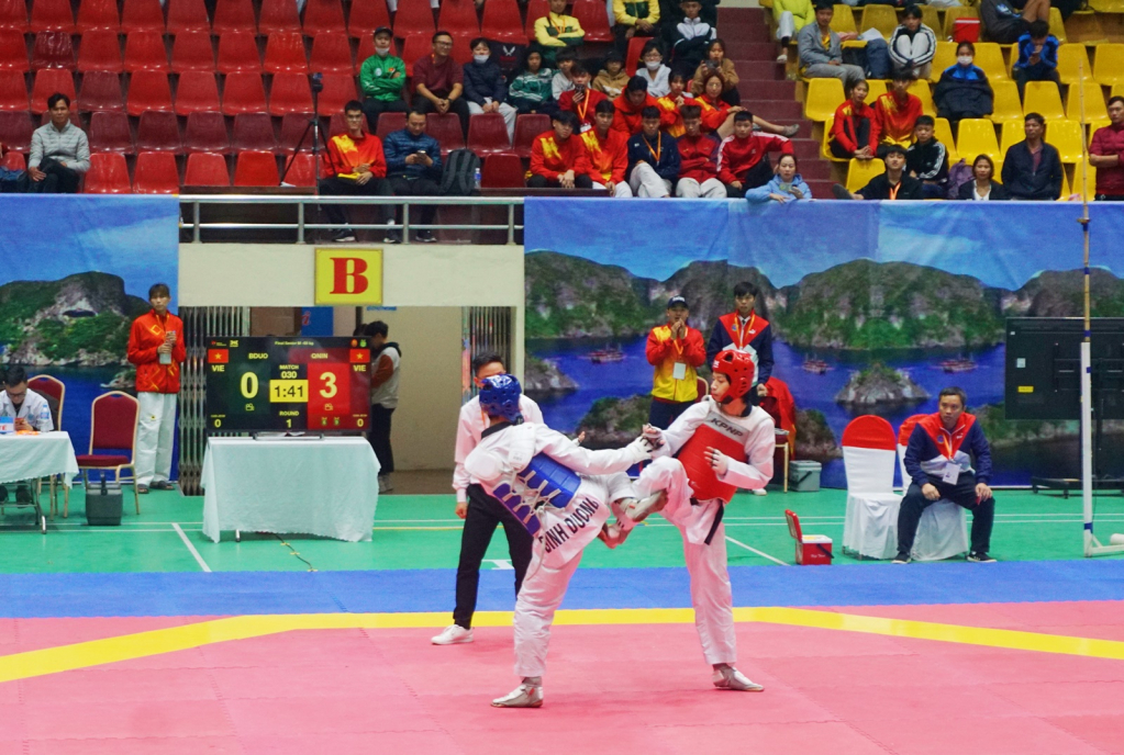 Nguyễn Hữu Thế VInh trong trận chung kết nội dung đối kháng cá nhân hạng cân 68kg.
