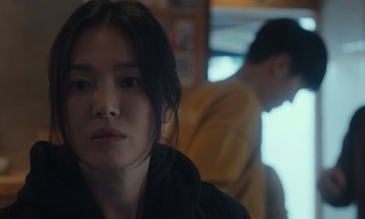 Song Hye Kyo bị chê trong phim mới ngập cảnh 18+