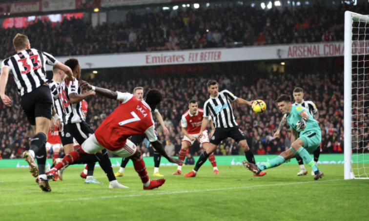 Arsenal đứt mạch thắng trên sân nhà