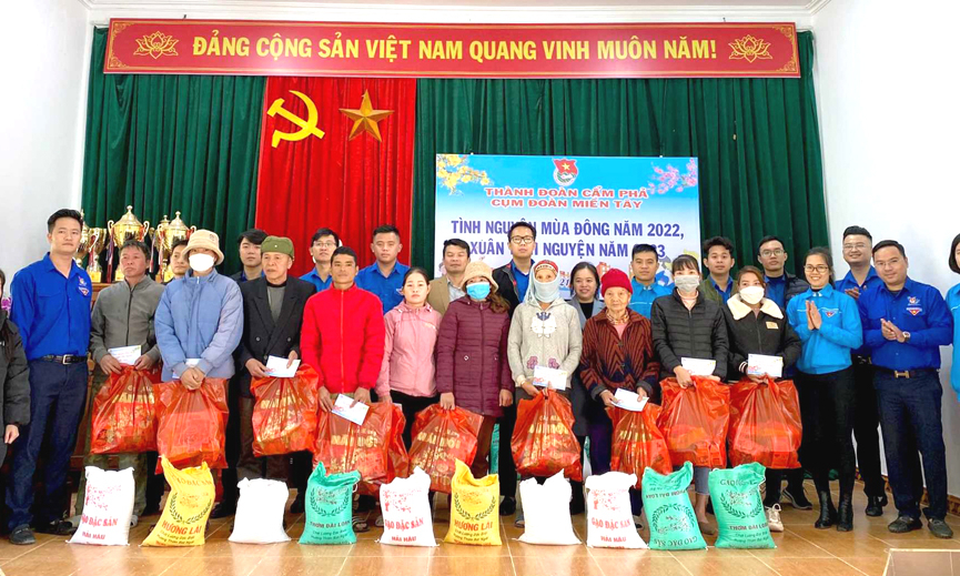 Chung tay chăm lo Tết cho người nghèo