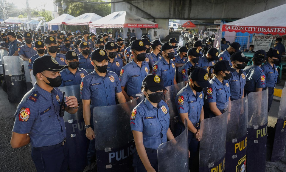 Philippines yêu cầu tất cả cảnh sát cấp tướng và đại tá từ chức