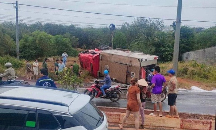 Xe cứu hoả gặp nạn trên đường làm nhiệm vụ, hai chiến sĩ hi sinh