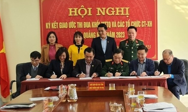 Khối MTTQ và các tổ chức CT-XH ký kết giao ước thi đua năm 2023