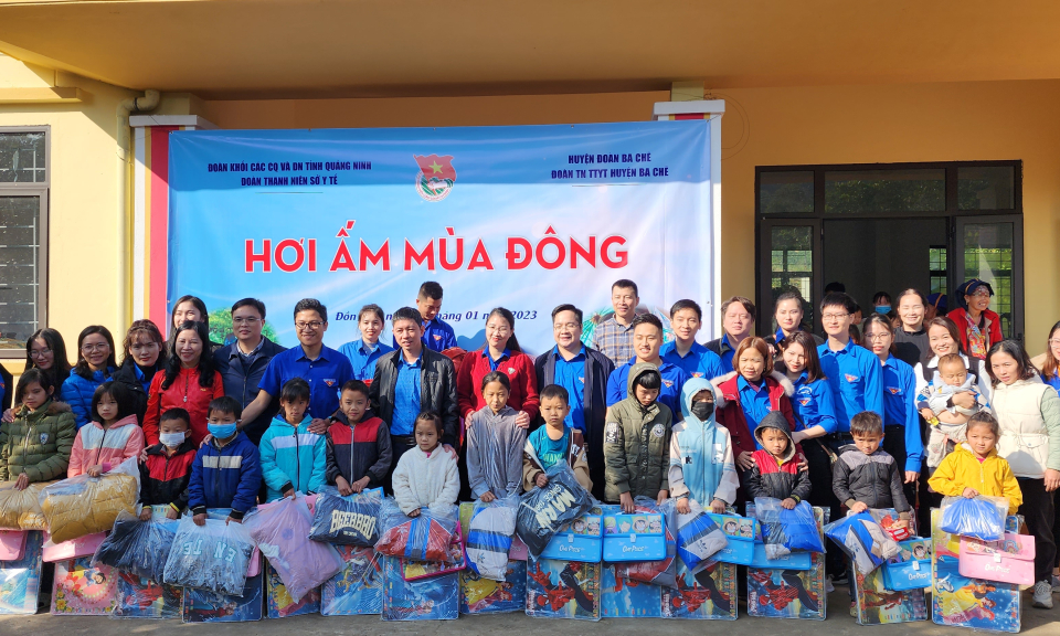 Đoàn Thanh niên Sở Y tế phối hợp tổ chức chương trình "Hơi ấm mùa đông" tại huyện Ba Chẽ