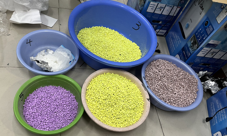 Triệt phá đường dây vận chuyển gần 100kg ma tuý qua đường hàng không