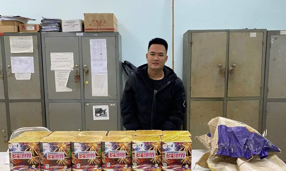 Bắt quả tang thanh niên tàng trữ gần 37kg pháo nổ