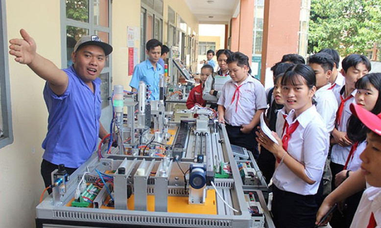 Trường nghề loay hoay khi học sinh vừa muốn học văn hóa, vừa muốn học nghề 