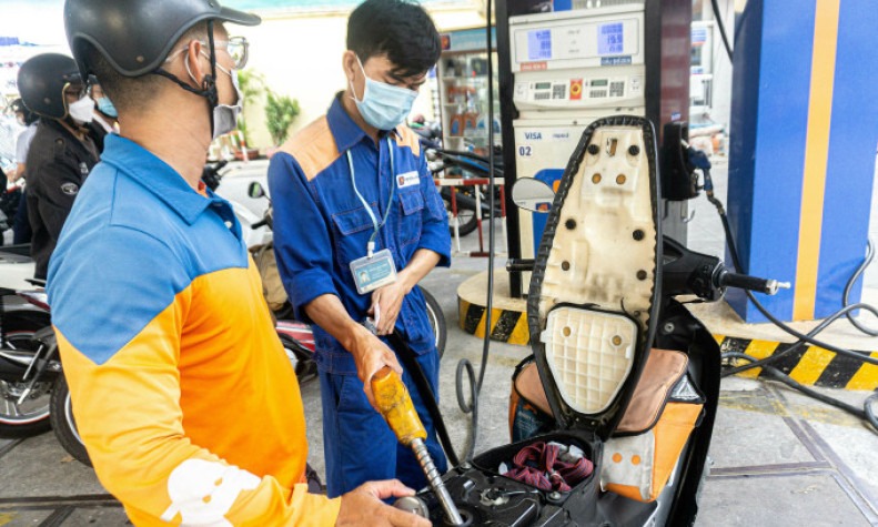 Giá xăng ngày mai có thể giảm