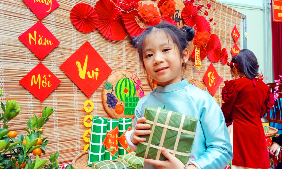 Nét đẹp văn hoá Tết cổ truyền cho trẻ nhỏ