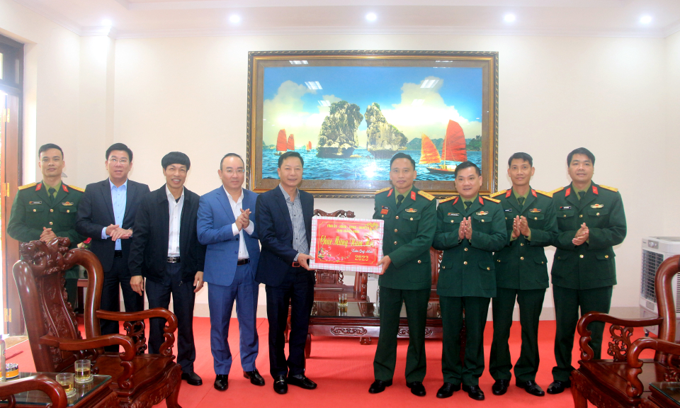 Phó Chủ tịch HĐND tỉnh Lê Văn Ánh thăm, chúc Tết tại Vân Đồn